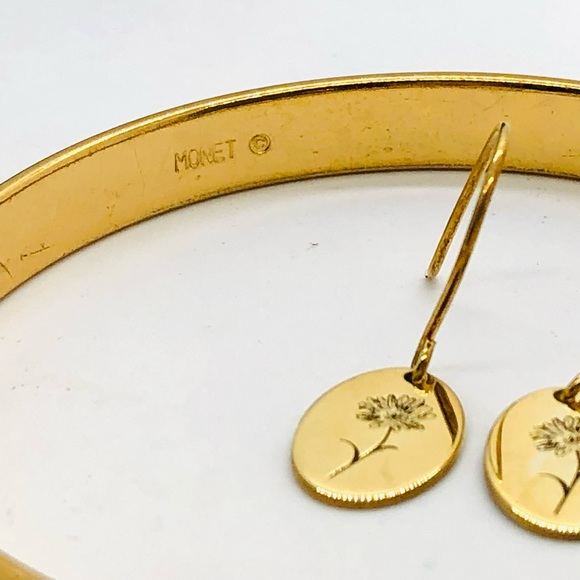 Vintage Signed Bracelet & Dainty Etched Flower Earrings - Picture 8 of 11